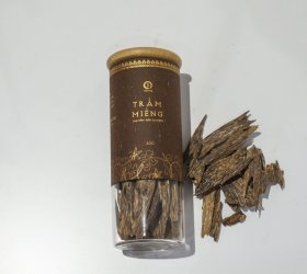 Trầm Miếng Kiến Thượng Hạng Lọ 20gram