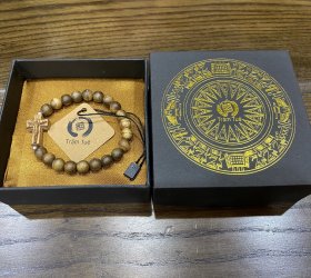 Vòng trầm tốc Mân Côi đơn, hạt 8 mm, 20 hạt